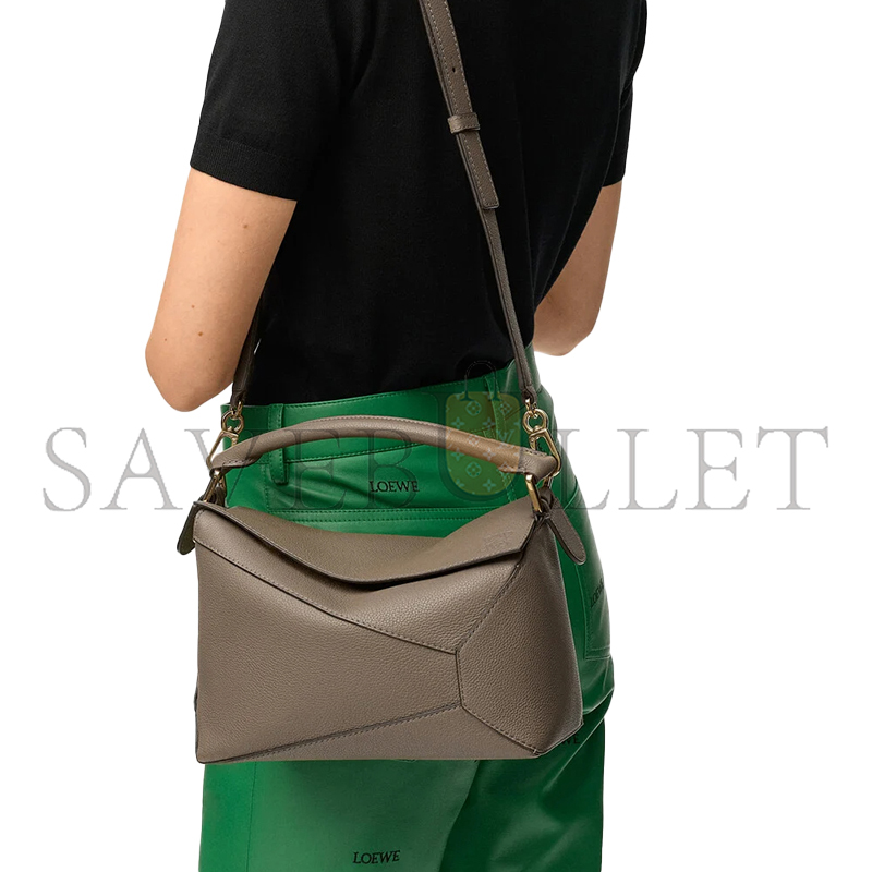 LOEWE SMALL PUZZLE EDGE BAG IN SOFT GRAINED CALFSKIN A510P60XAW (24*16.5*10.5cm)